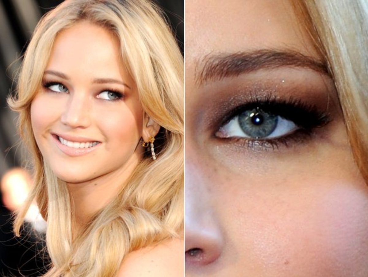 Jennifer Lawrence's extremely hooded eyes.