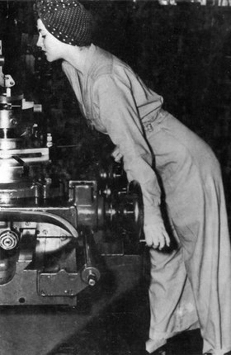1942 photograph of Geraldine Hoff.