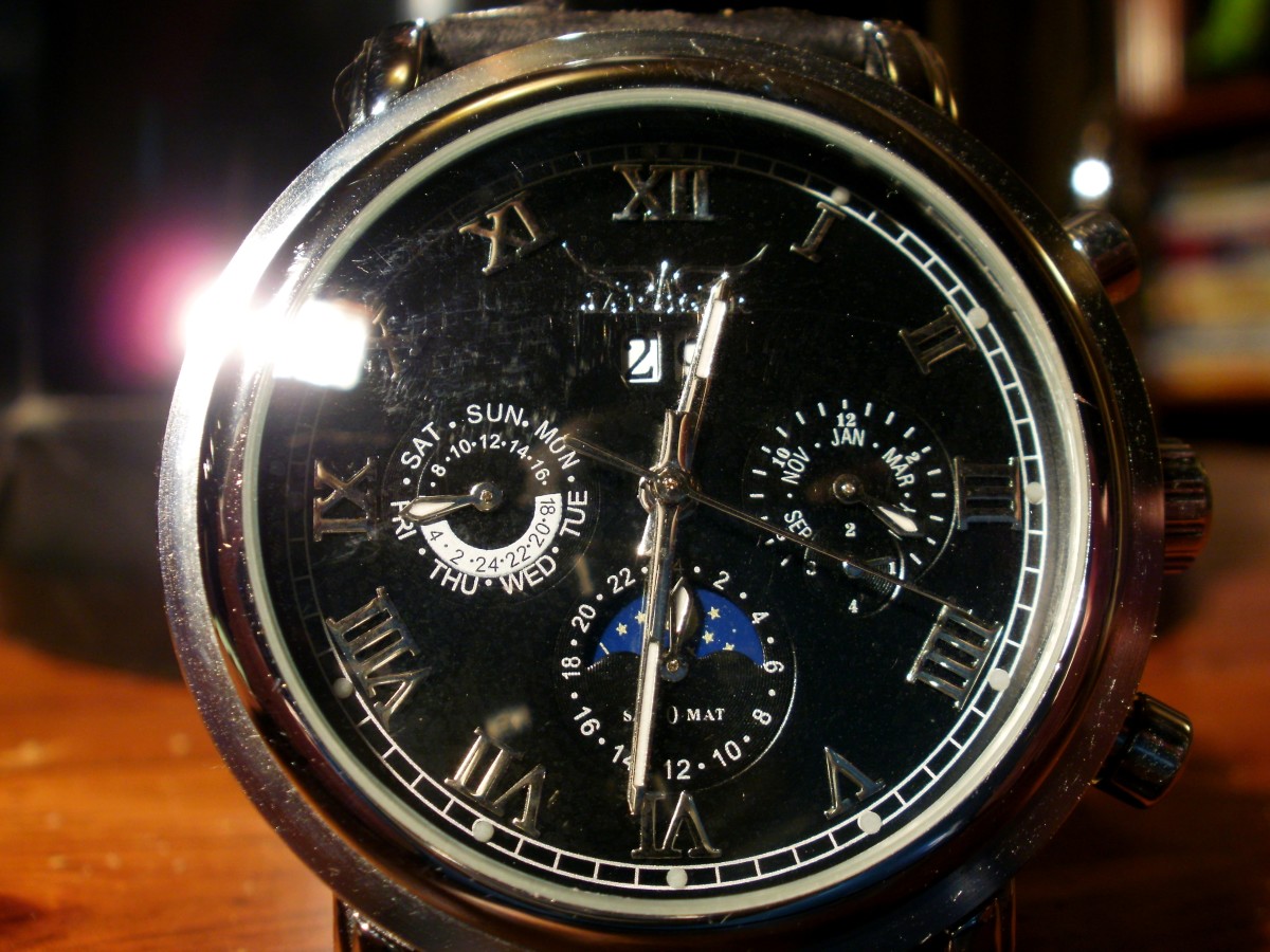 review-of-the-jaragar-jr13-mens-automatic-watch-with-calendar-and-moon-phase
