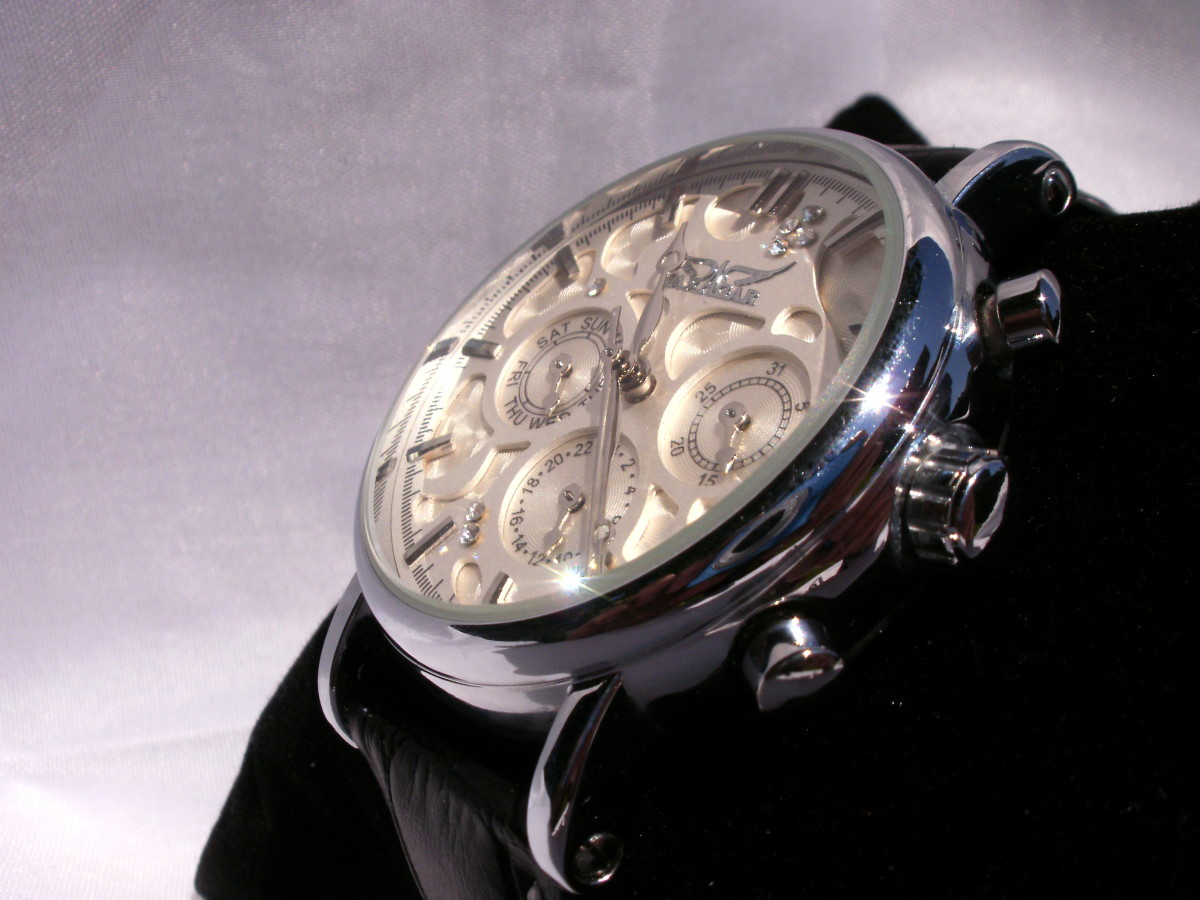 review-of-the-jaragar-jjs008-unisex-automatic-wristwatch-with-date-and-day-functions
