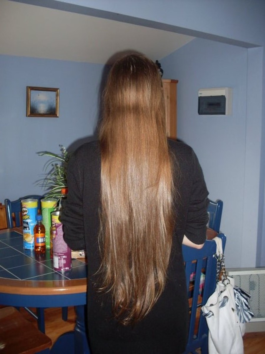 The natural colour of my hair before I used the Schwarzkopf Perfect Mousse Foam Lightener 1200. (Note: Before lightening my hair, I had it cut to below shoulder length.)