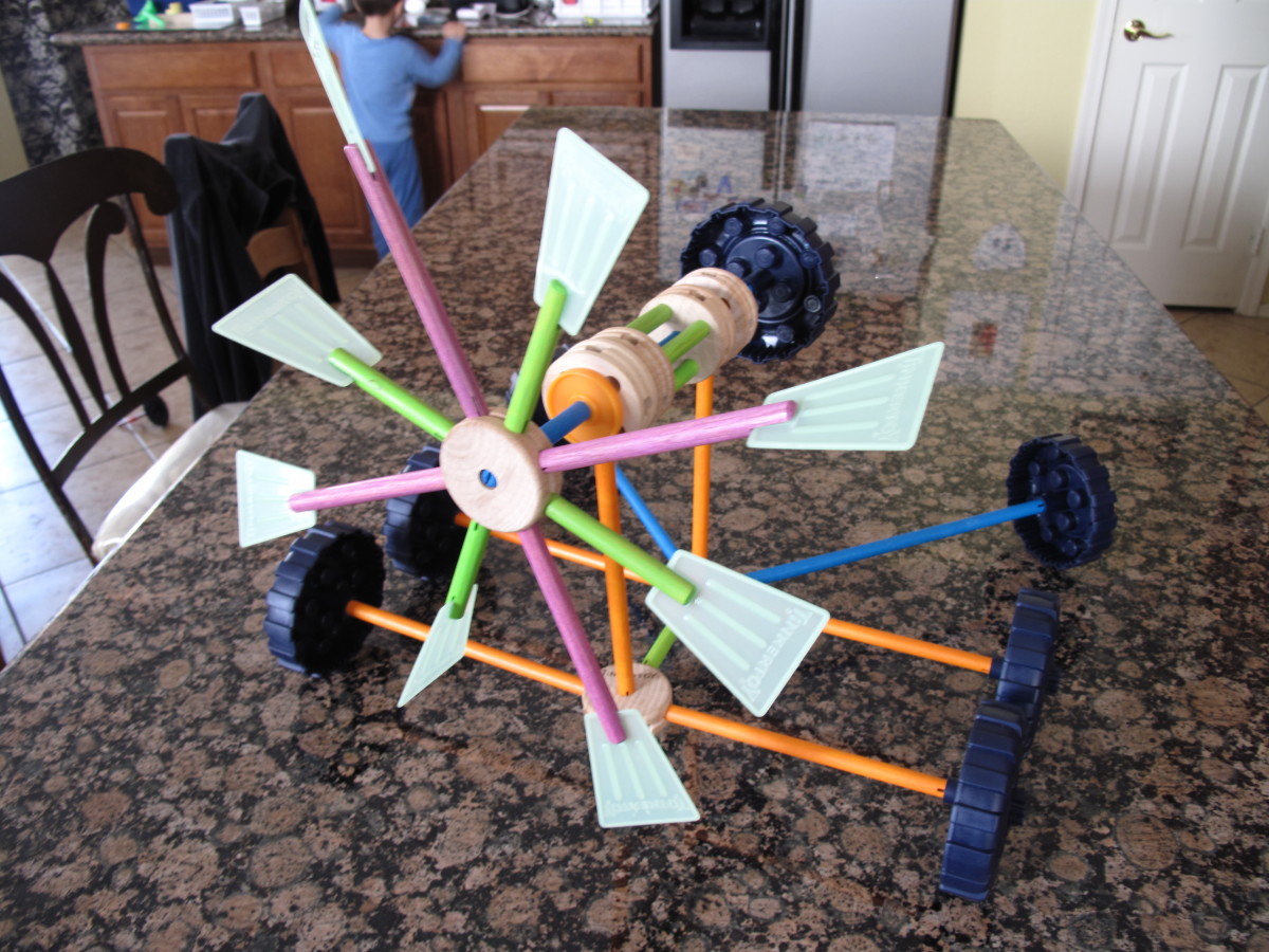We made this rolling whirligig with our Tinkertoys set.