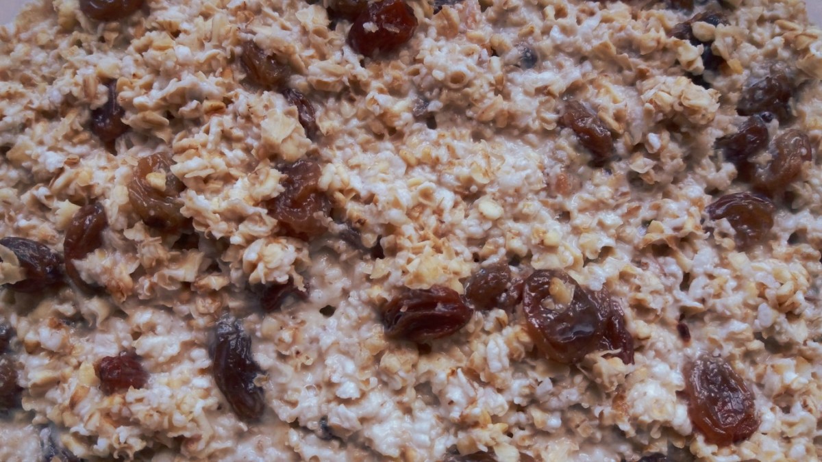 The oats and sultanas have soaked overnight. The sultanas have become especially juicy!