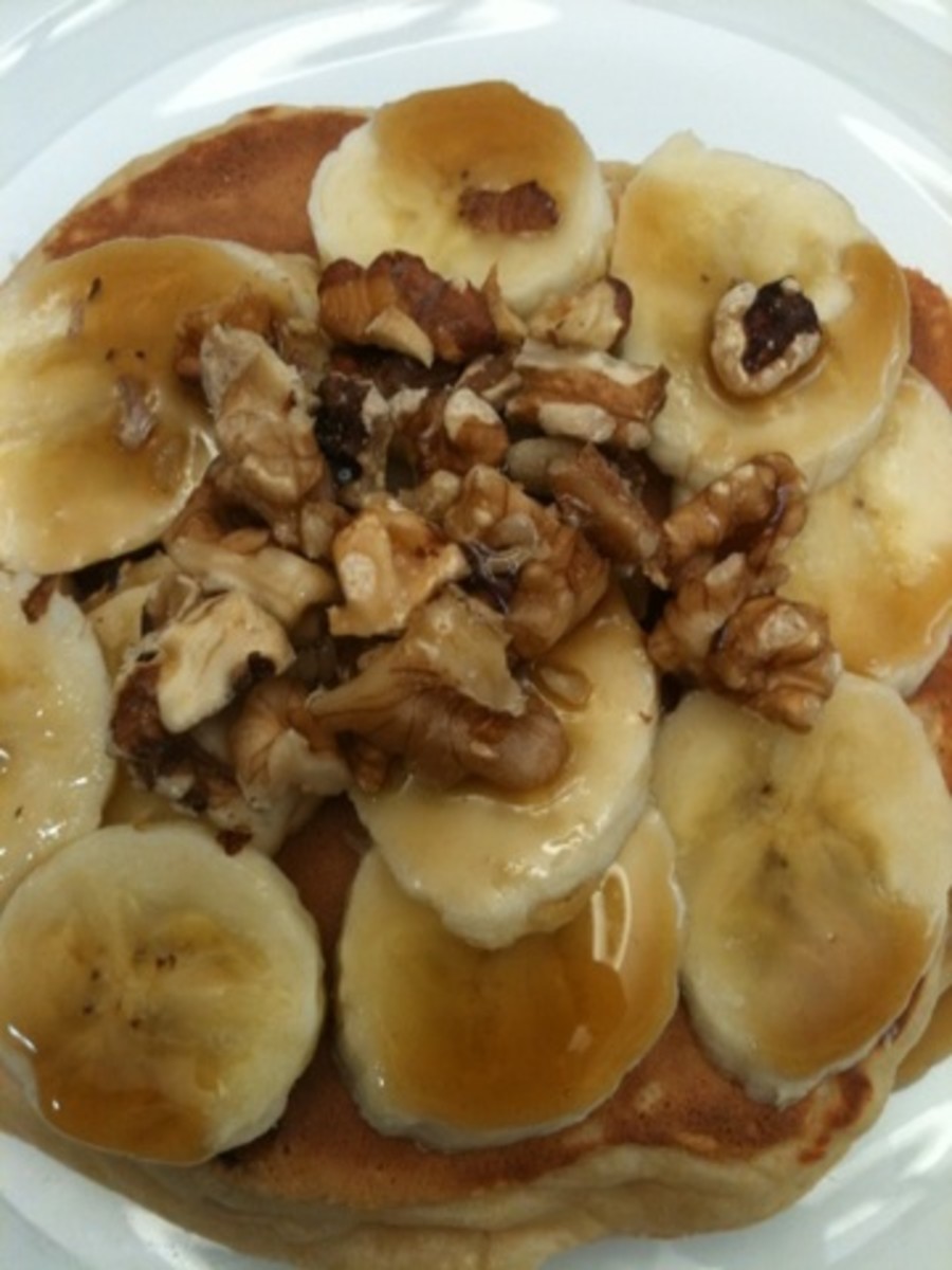 With walnut and banana toppings!