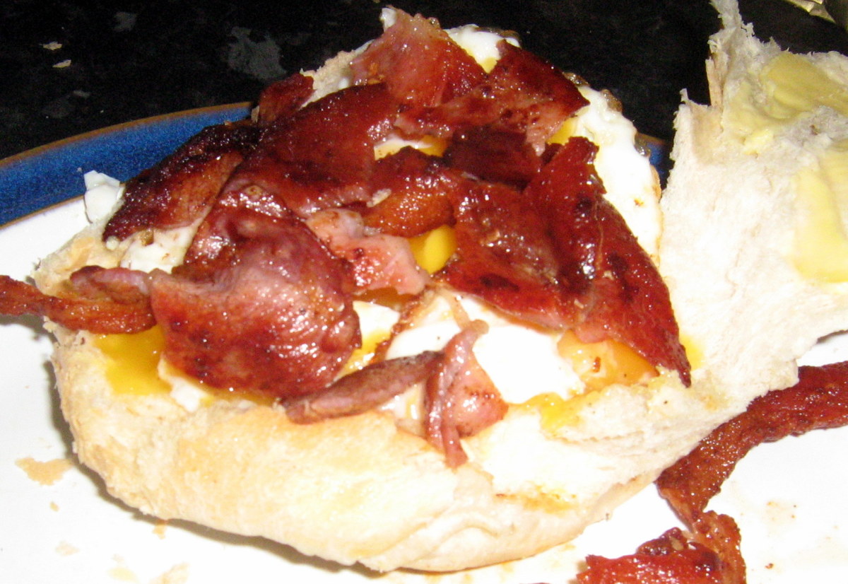 Fried egg and bacon sandwich