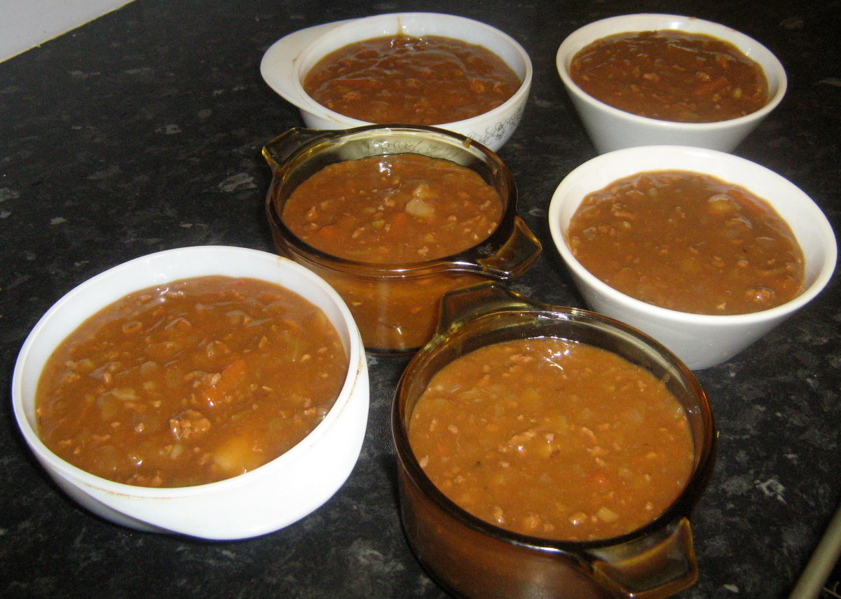 Preparing stew for freezing