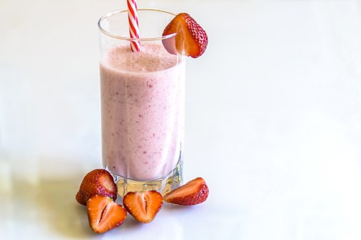 Fruit or vegetable smoothies are a delicious way to get fiber and antioxidants.