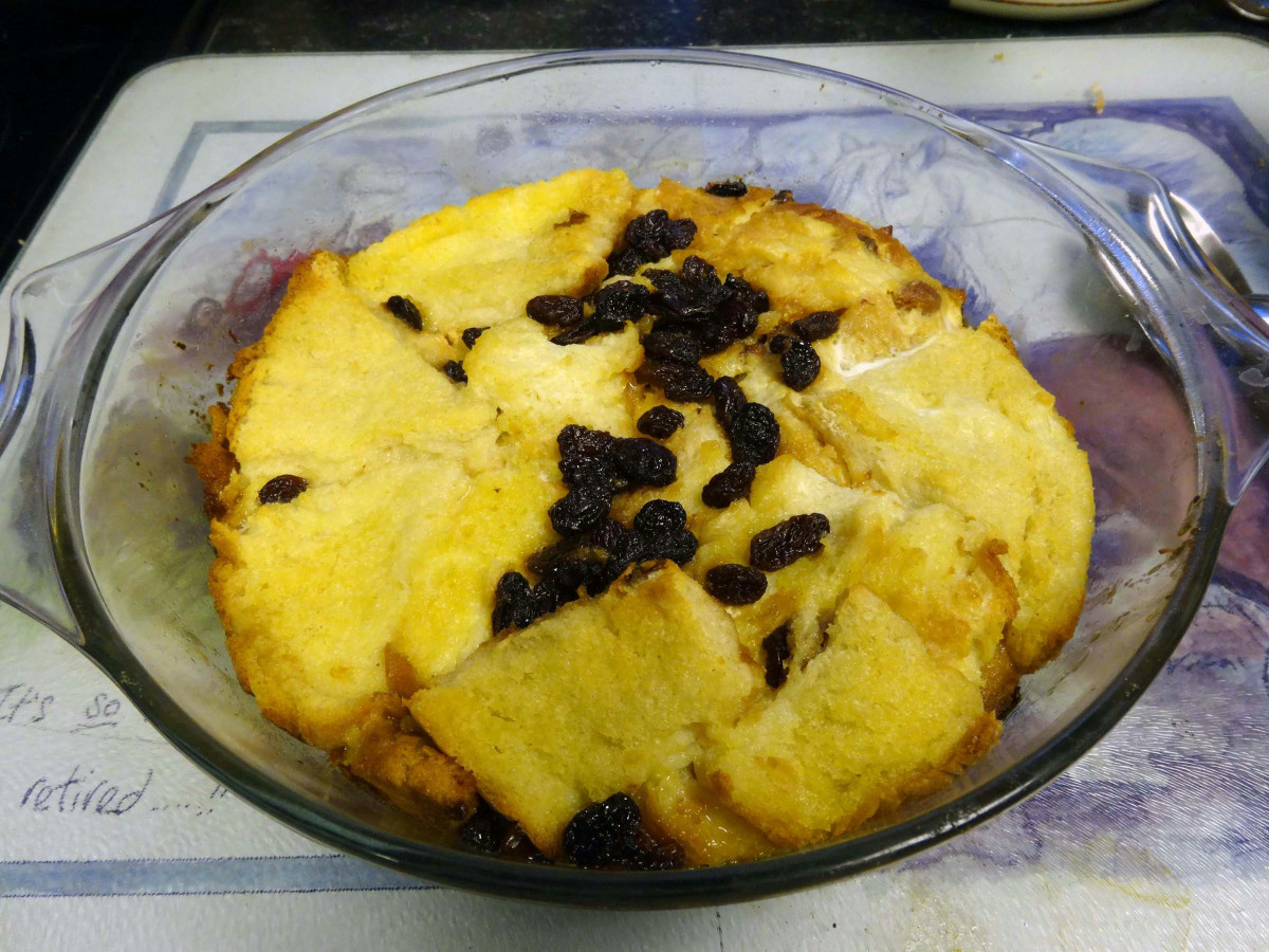 Baked bread and butter pudding with crusts