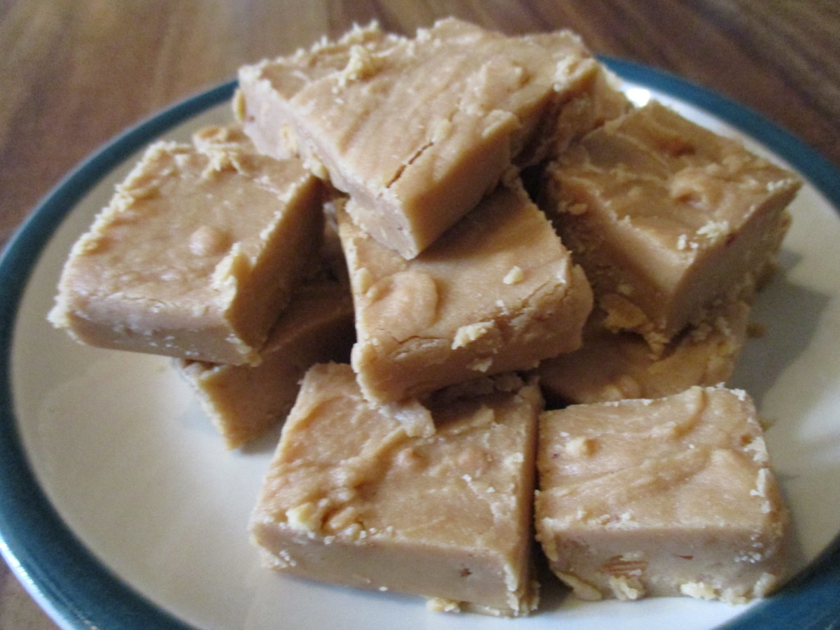 moms-cooking-easy-to-make-peanut-butter-fudge-recipe