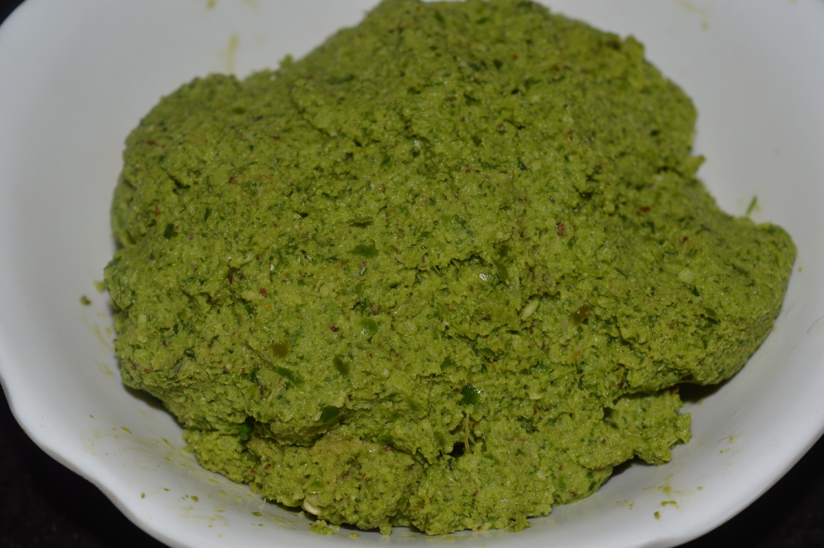 How to Make Hot and Spicy Coriander Leaf Chutney Delishably