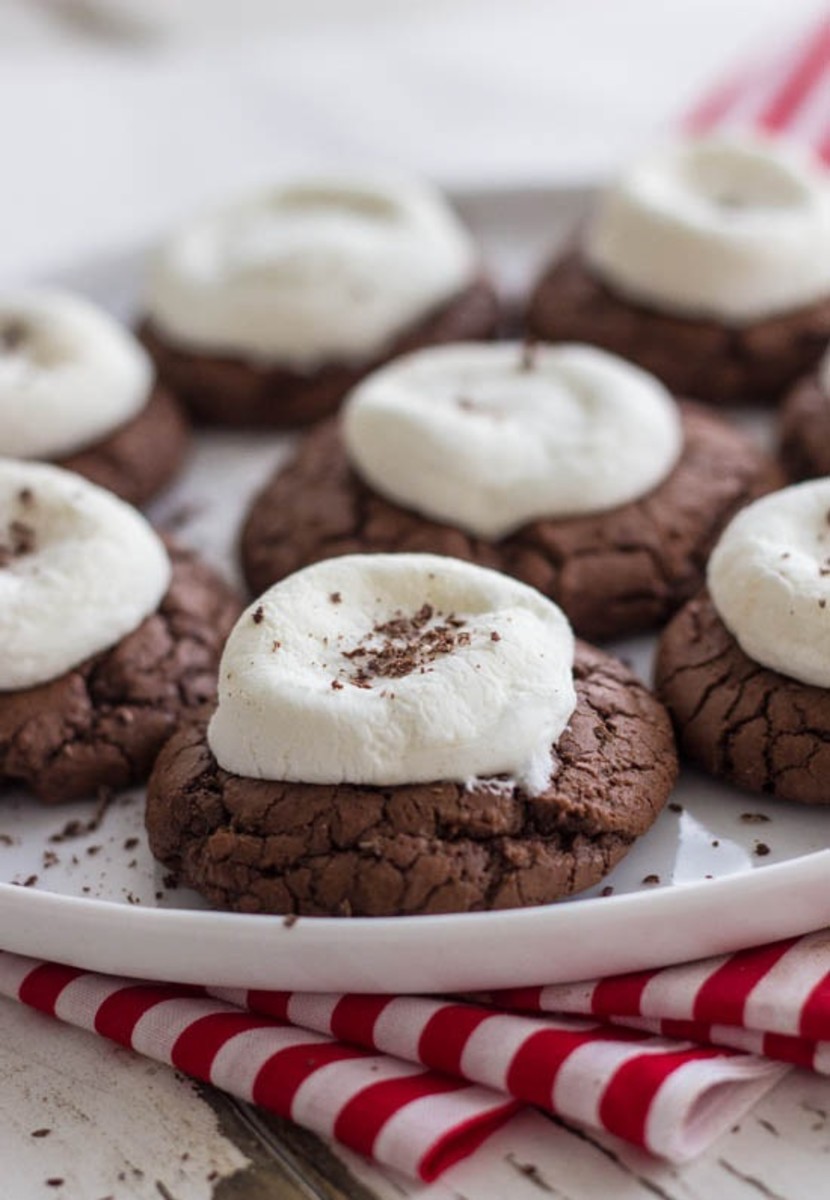 hot cocoa and marshmallow cookies