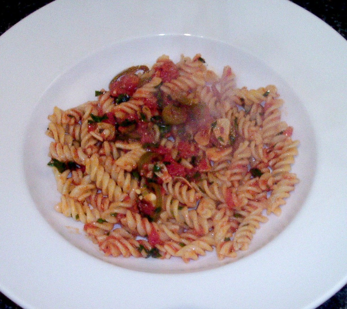 Seared Tuna Fillet With Spicy Tomato Pasta Recipe Delishably