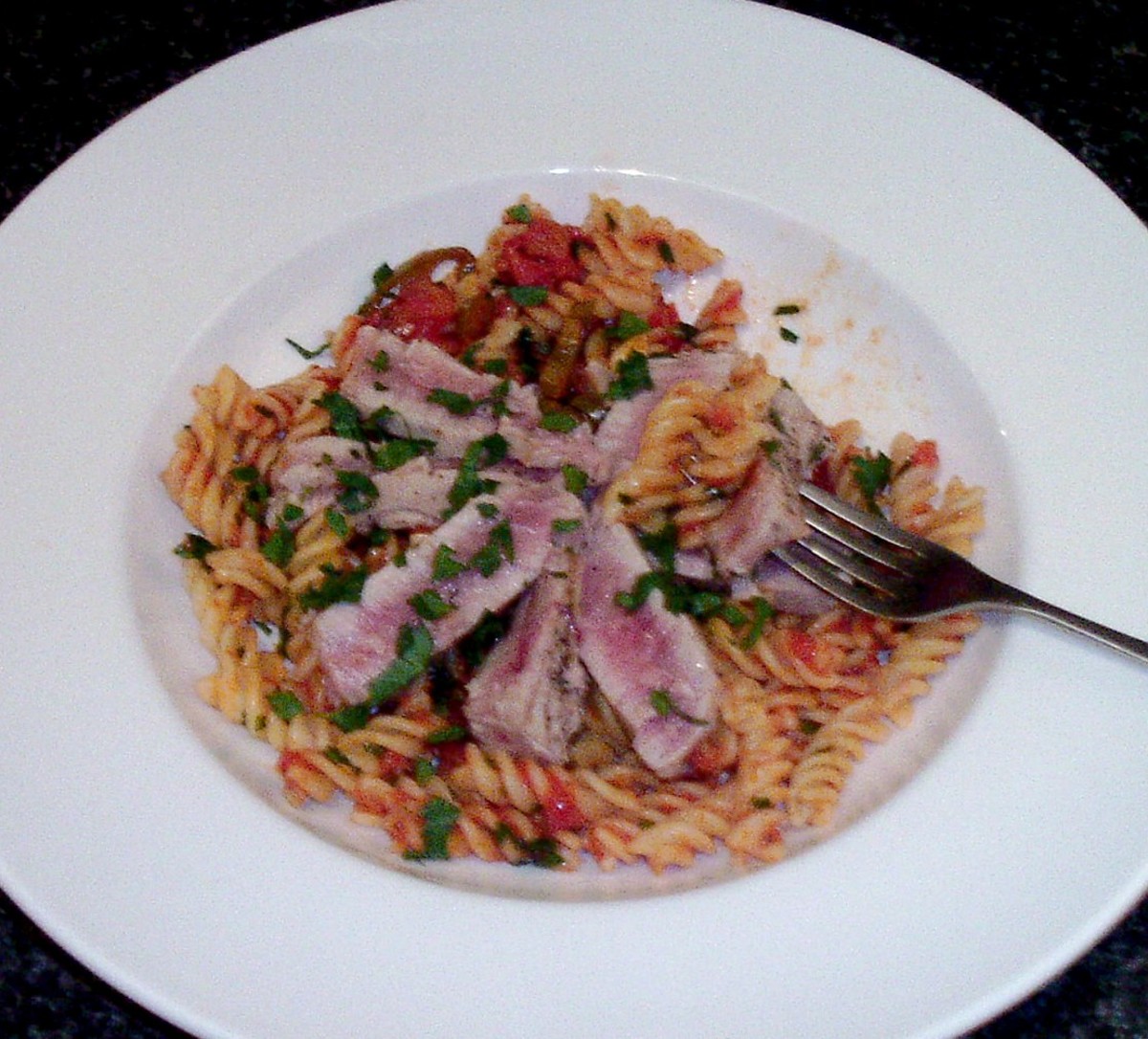 Seared Tuna Fillet With Spicy Tomato Pasta Recipe Delishably
