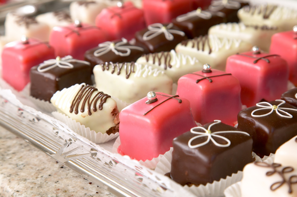 Individual silver dragées add a subtle touch of bling to simple melted chocolate line decorations.