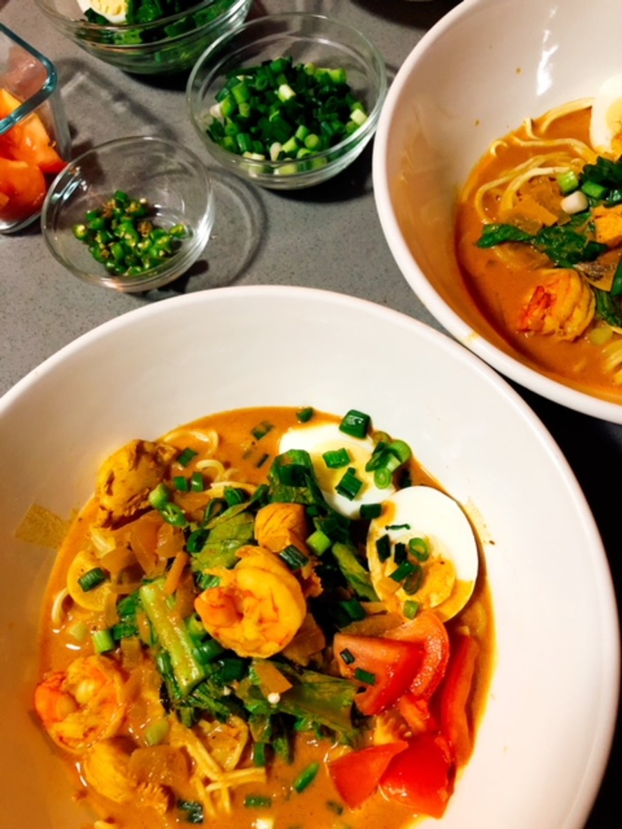 Curry noodles are typically made with yellow noodles served with a thick, spicy gravy that is garnished with a hard-boiled egg, spring onions, fried shallots, and Asian red and green chilies. If you are a fan of noodles, I think you will enjoy this!