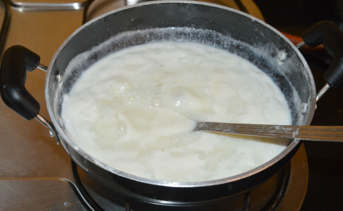 You can see bubbles in the mixture while boiling.