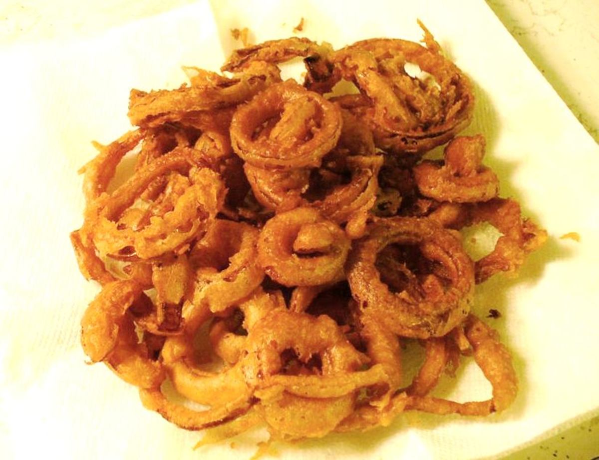 How to Make Homemade Fried Onion Rings - Delishably