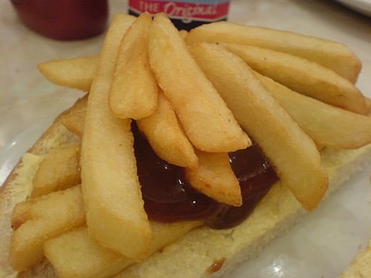 Chip butty with brown sauce