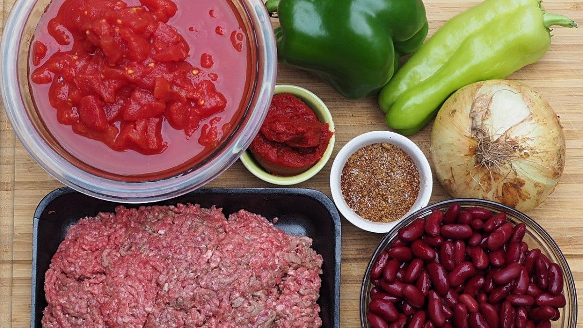 What really goes into your chili? Its raw ingredients pack a ton of nutrients and vitamins that can help you lose weight, improve your mood, and boost your immune system.