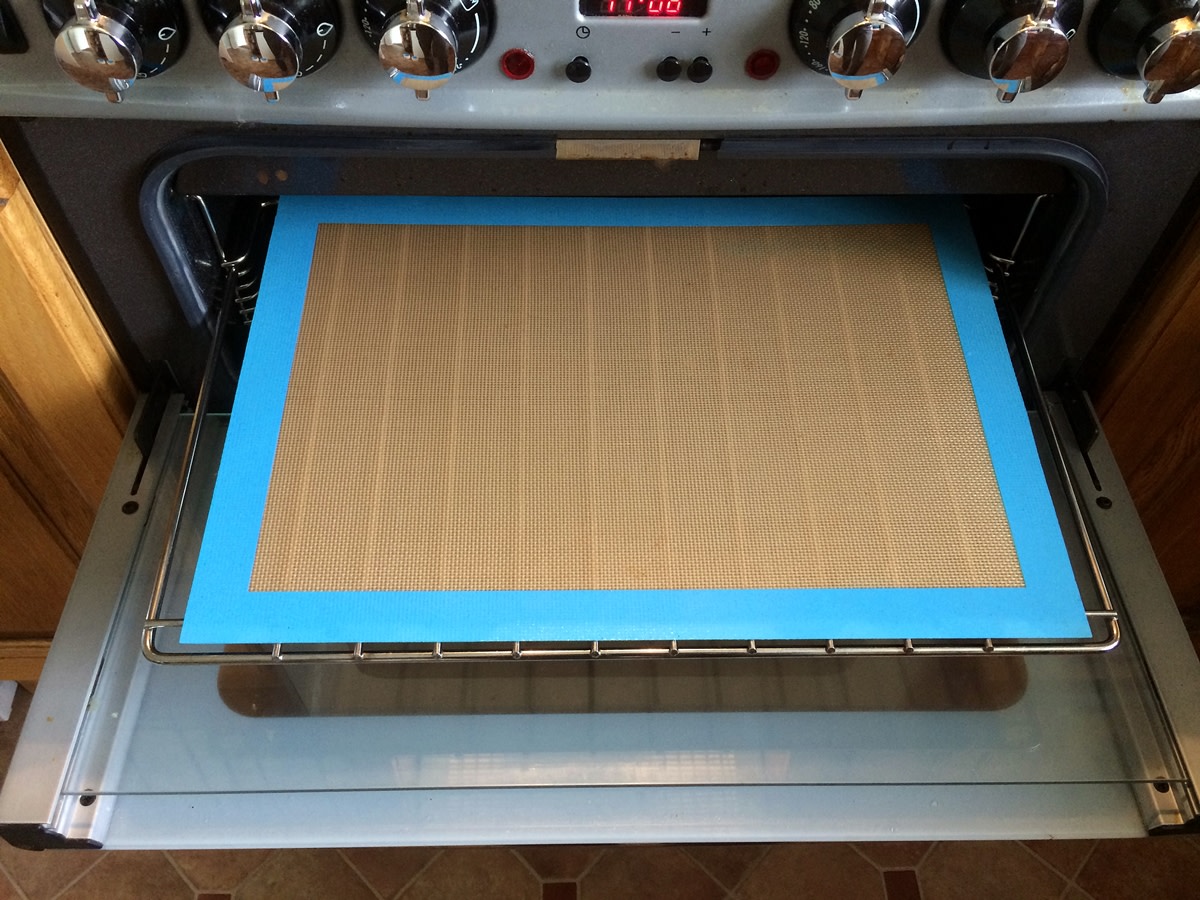 12 Tips for Baking With Silicone Molds - Delishably