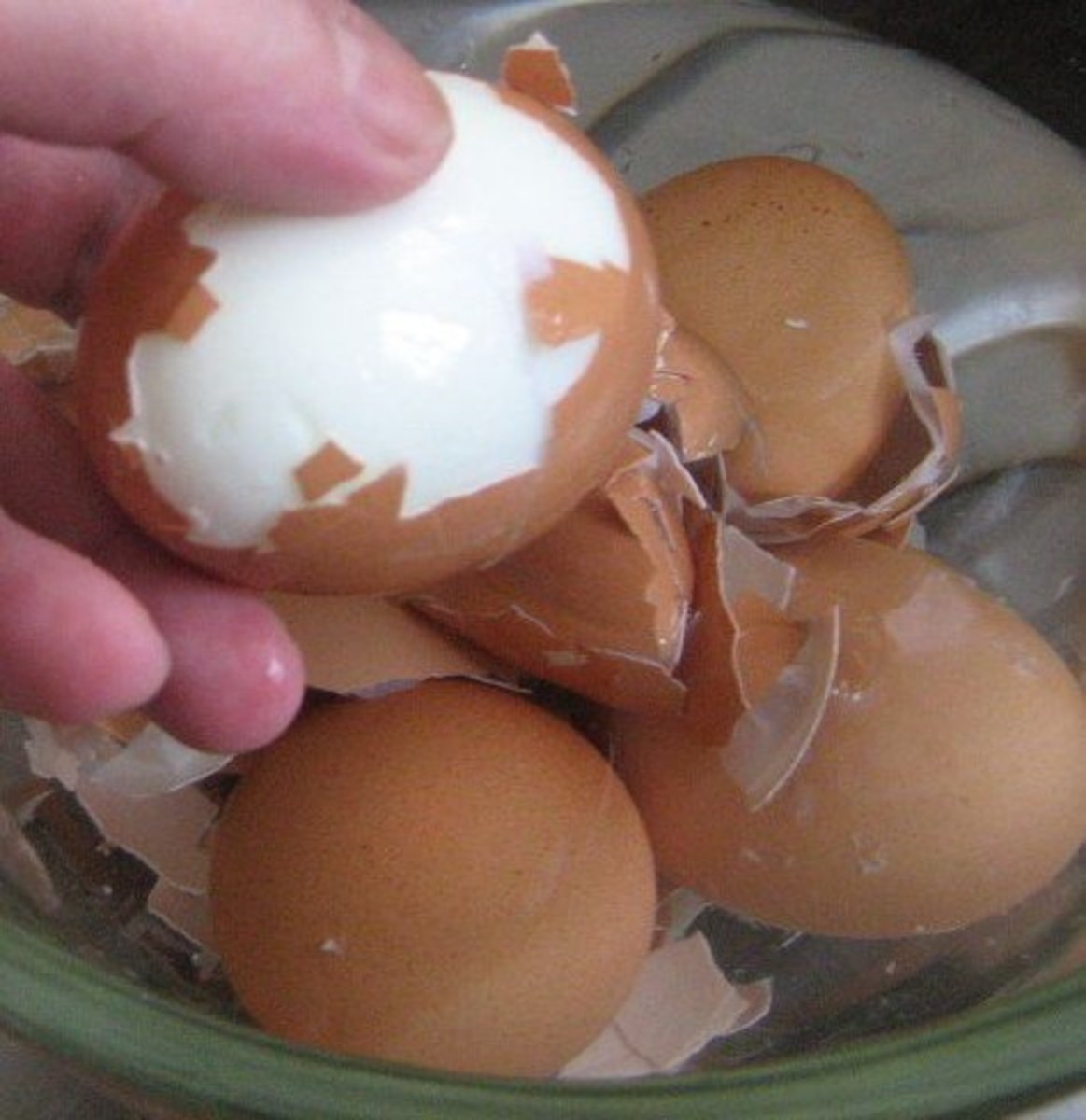 Peel the boiled eggs