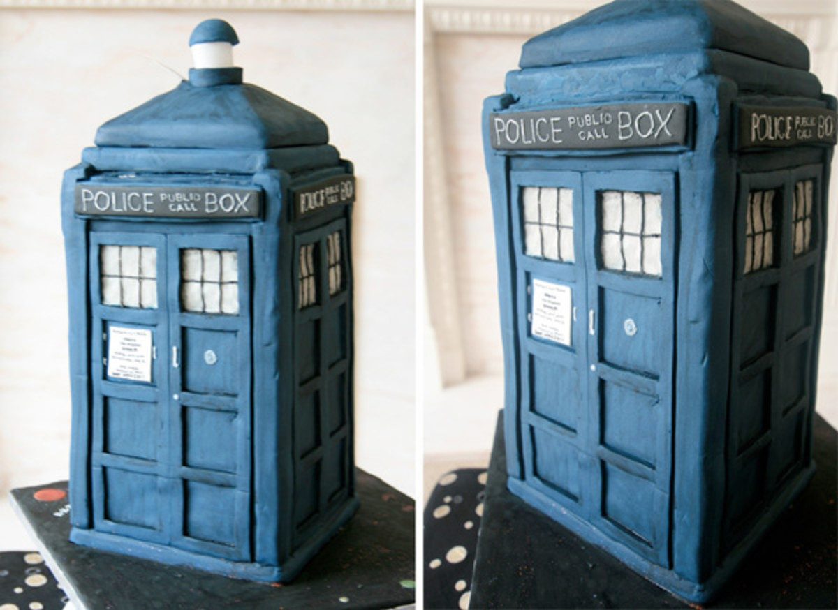 A tardis wedding cake is perfect for fans of Dr. Who!