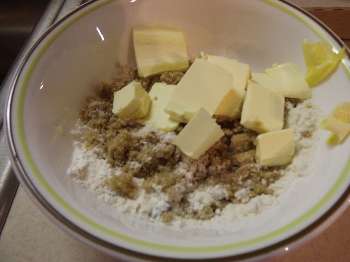 This is the topping mixture before I mixed it together.