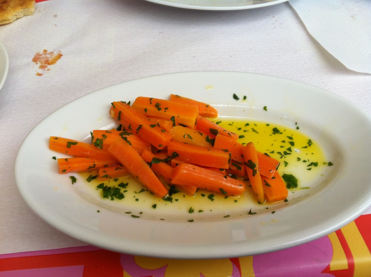 Carrots with extra virgin olive oil and garlic