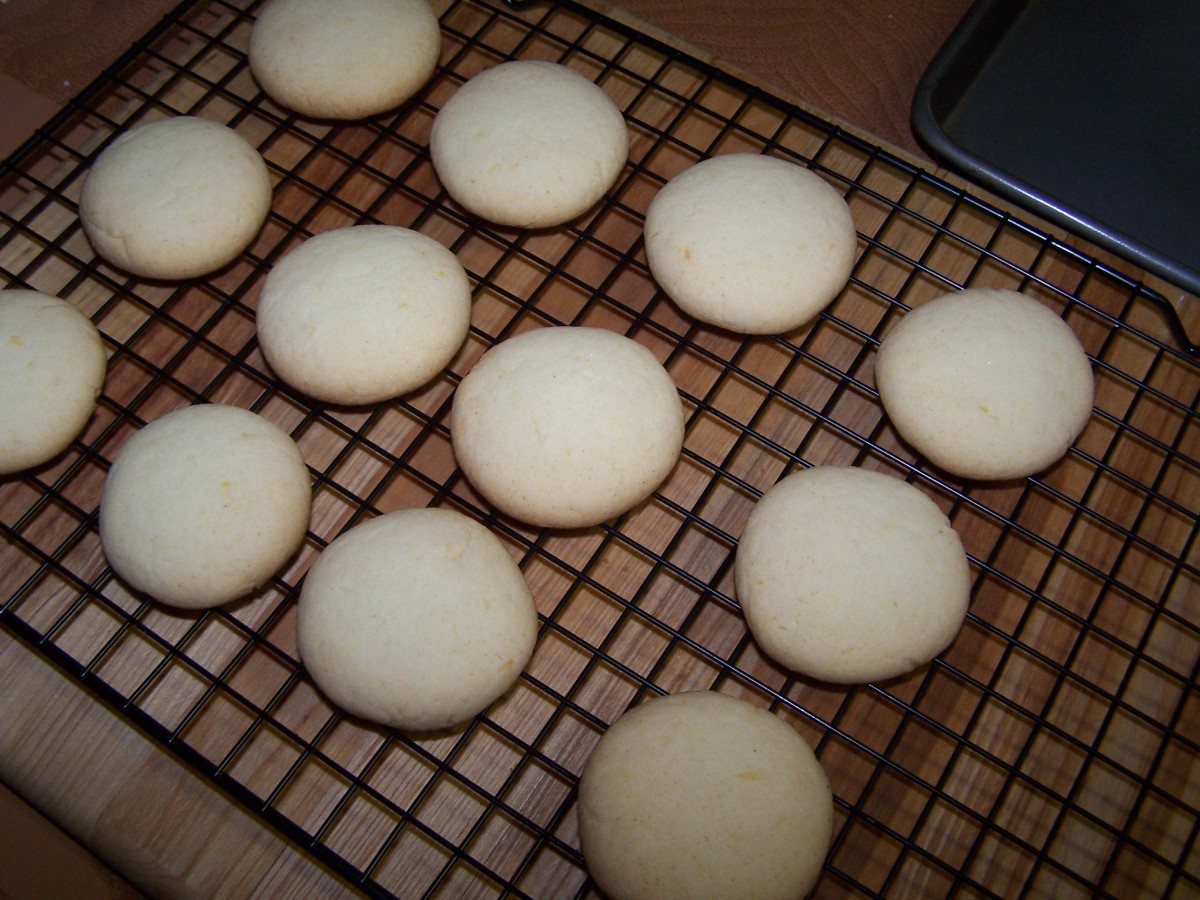 Cooling the cookies on a rack keeps them crisp.