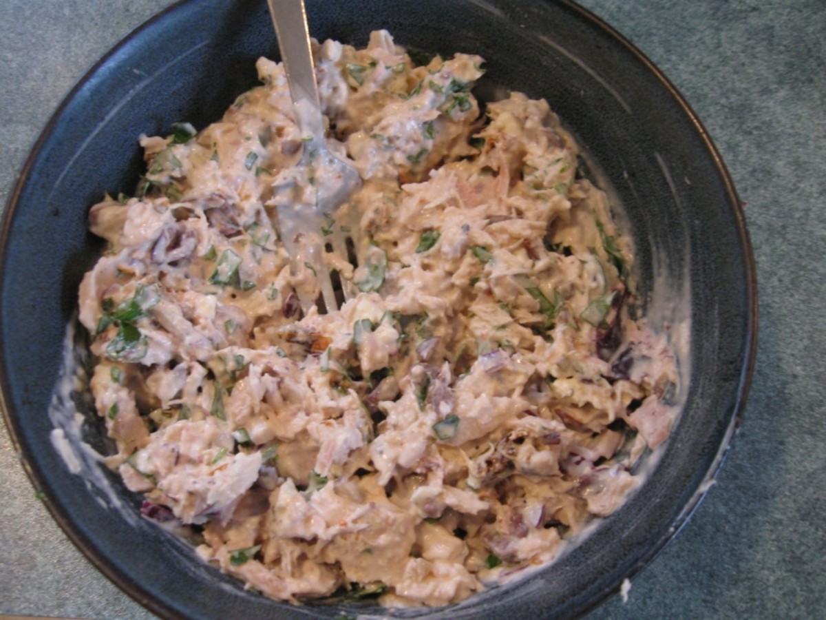 Tuna salad with feta and rice 