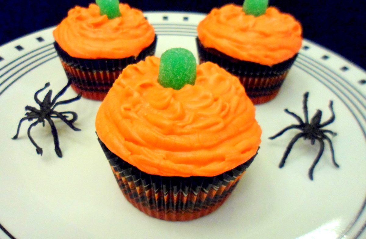 3 Halloween Cupcake Decorating Ideas: Pumpkin, Ghost & Cat