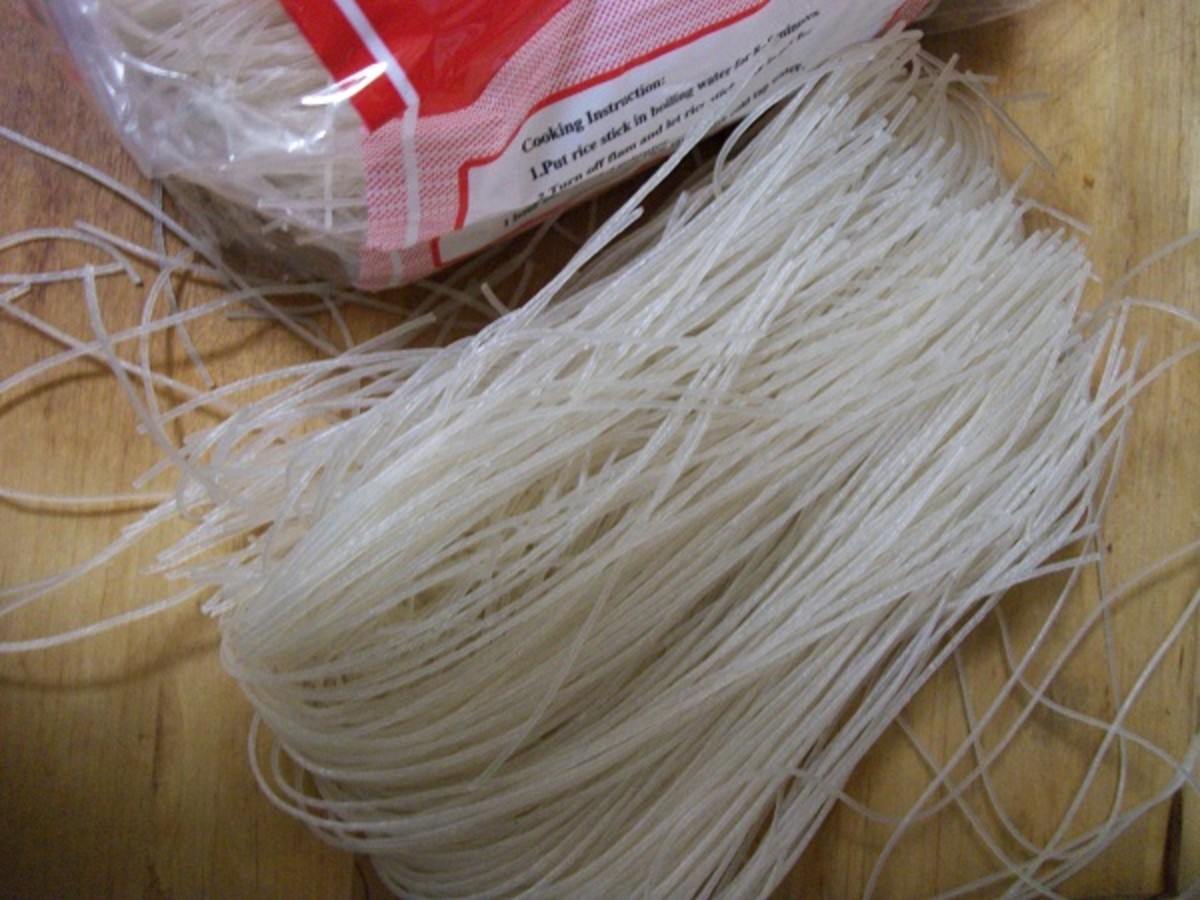 Dried rice noodles.