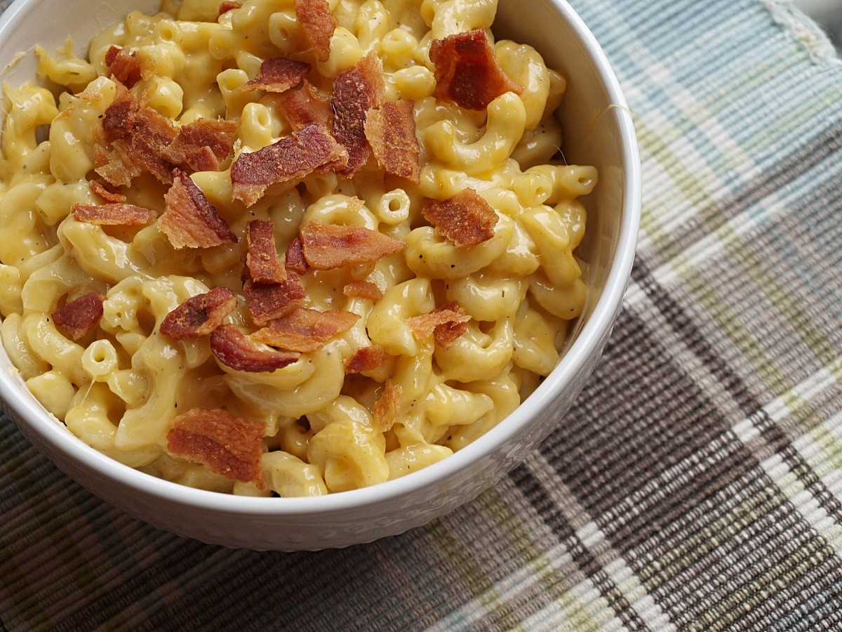 Pressure cooker mac and cheese with bacon.