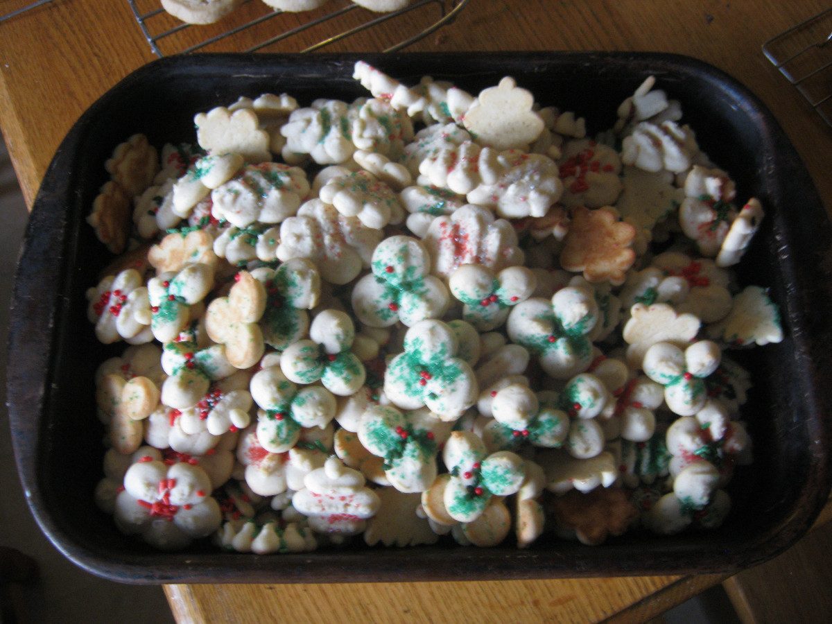 How to Make Lots of Christmas Cookies All at Once Delishably