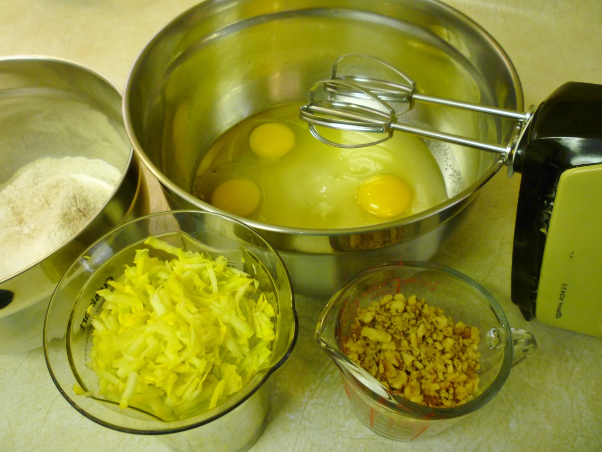 Yellow Squash Bread Recipe With Walnuts (Easy to Make and Delicious