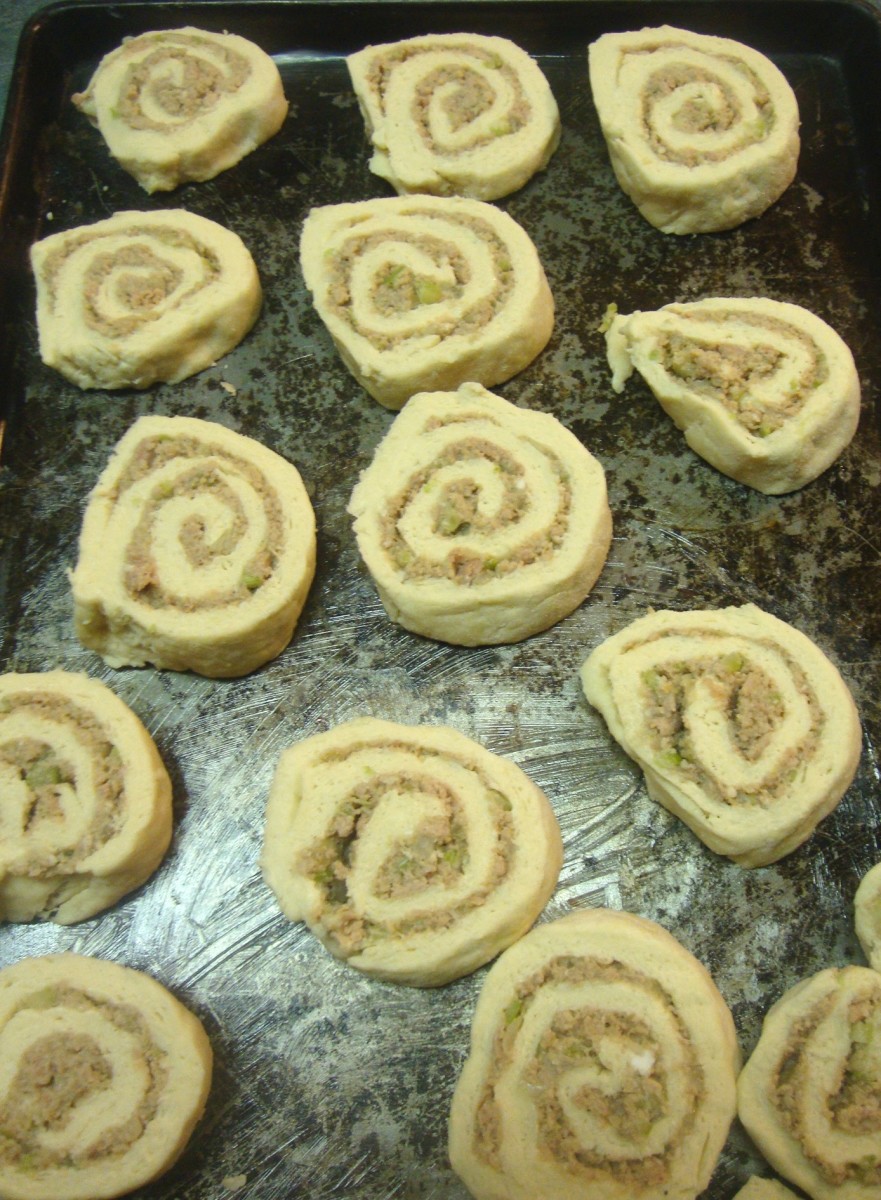 Meat-filled biscuit spirals
