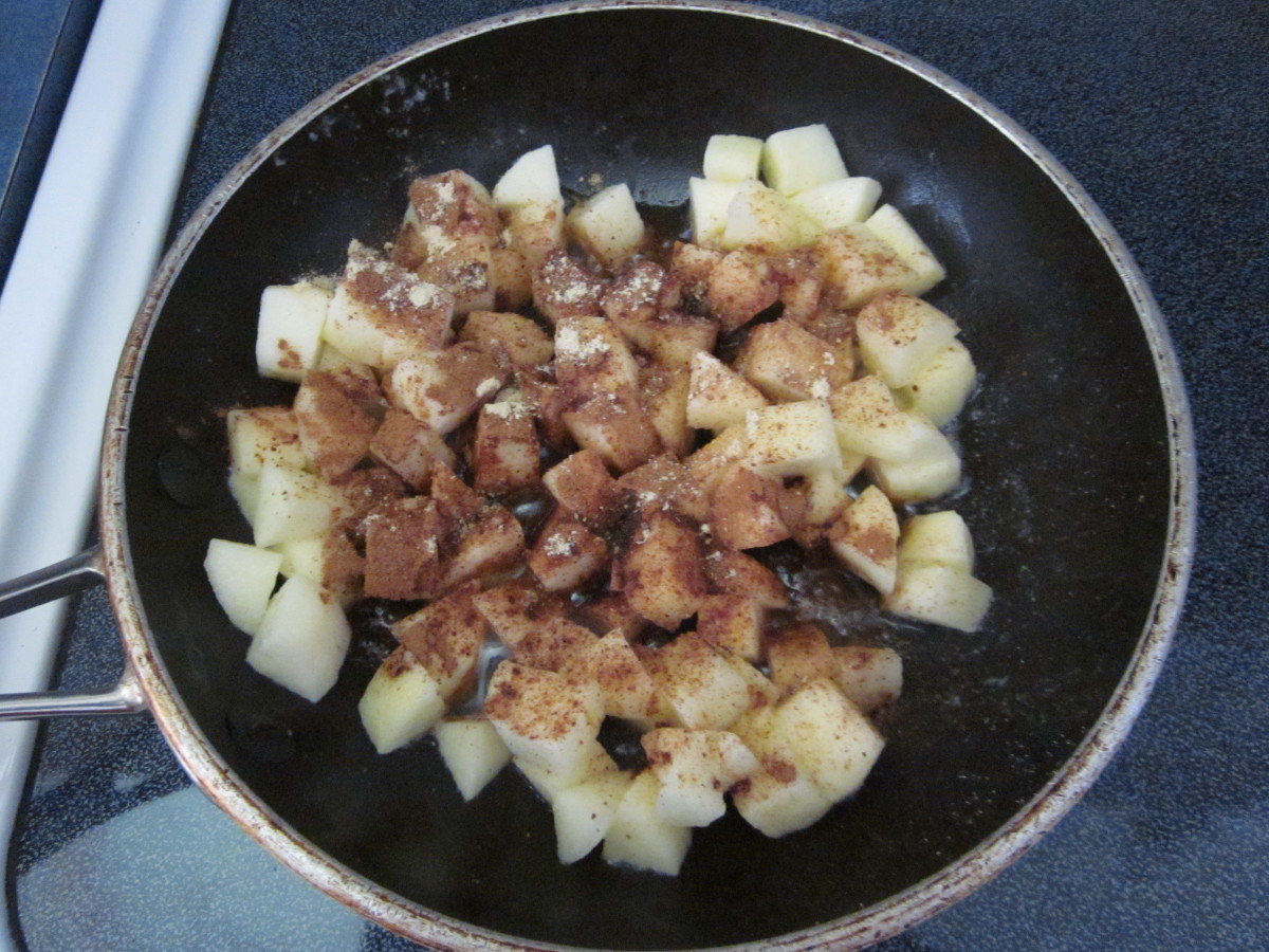 Step 2.1: adding the spices to the apples