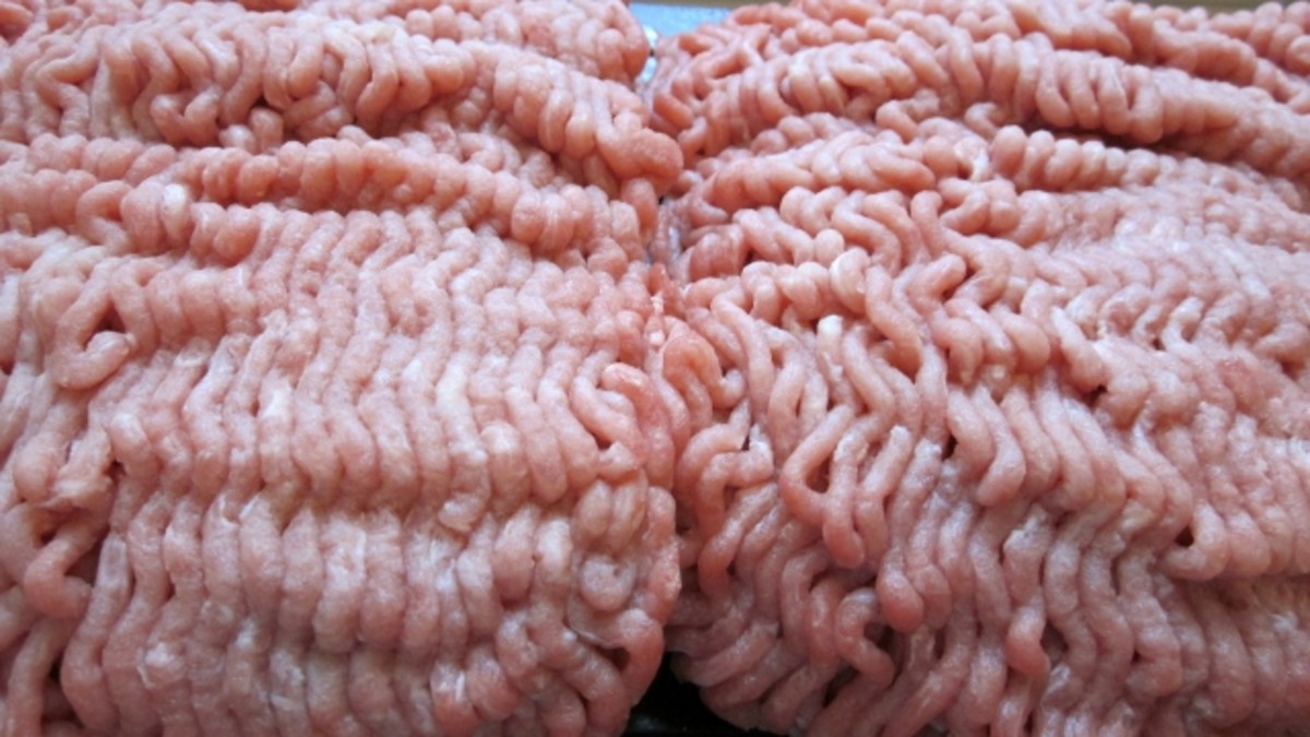 Ground turkey is an inexpensive, healthier alternative to ground beef. Compared to fattier cuts of ground beef, ground turkey is 93% lean, 7% fat. Depending on your health needs, the benefits of ground turkey may outweigh beef.