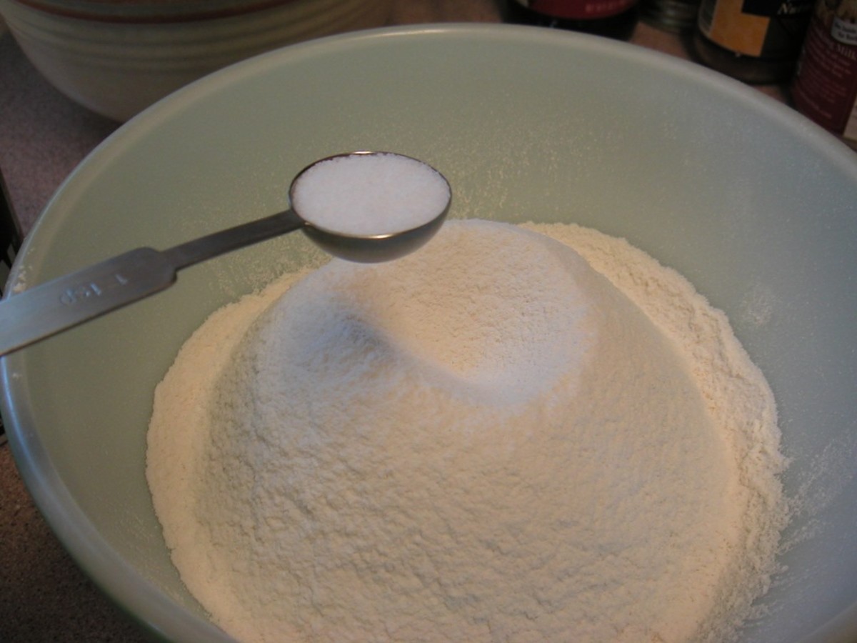 Mix the dry ingredients and blend together with a whisk.