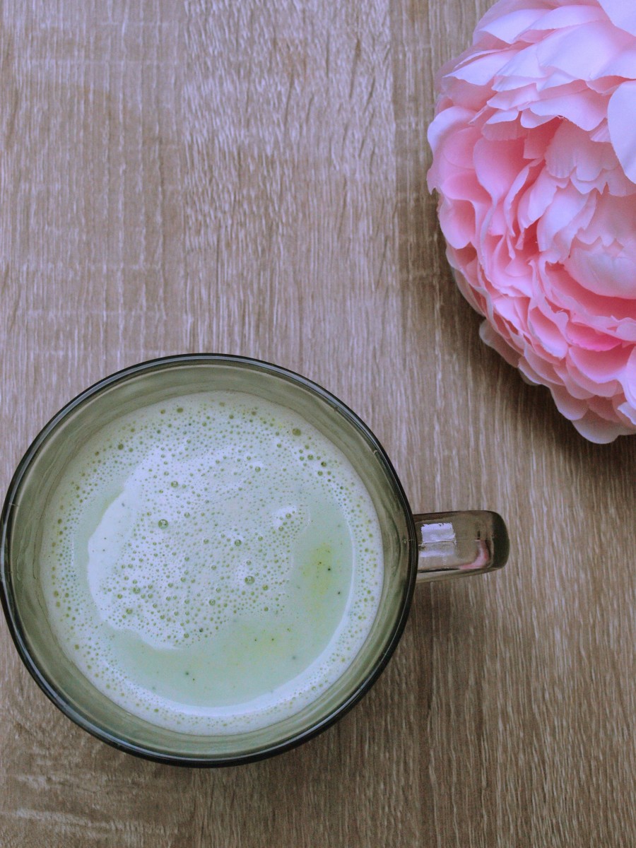 how-to-make-an-iced-or-hot-green-tea-latte-from-starbucks