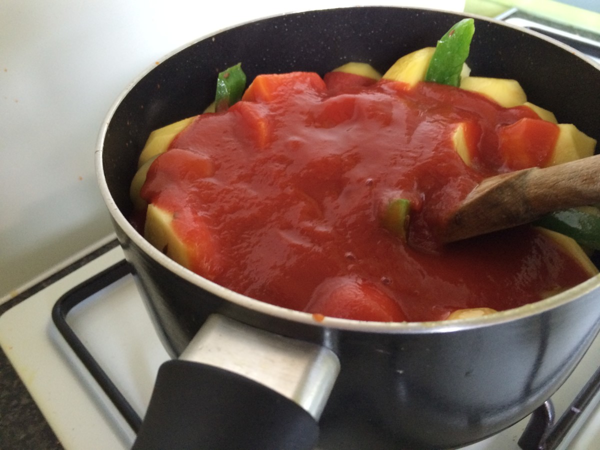 my-greek-grandmas-recipes-potatoes-in-tomato-sauce