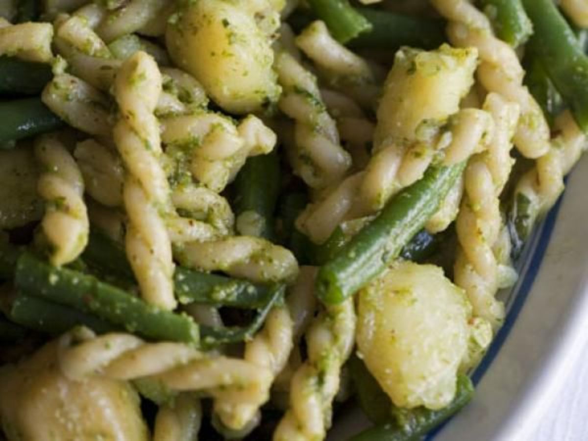 Pasta with pesto, potatoes, and green beans