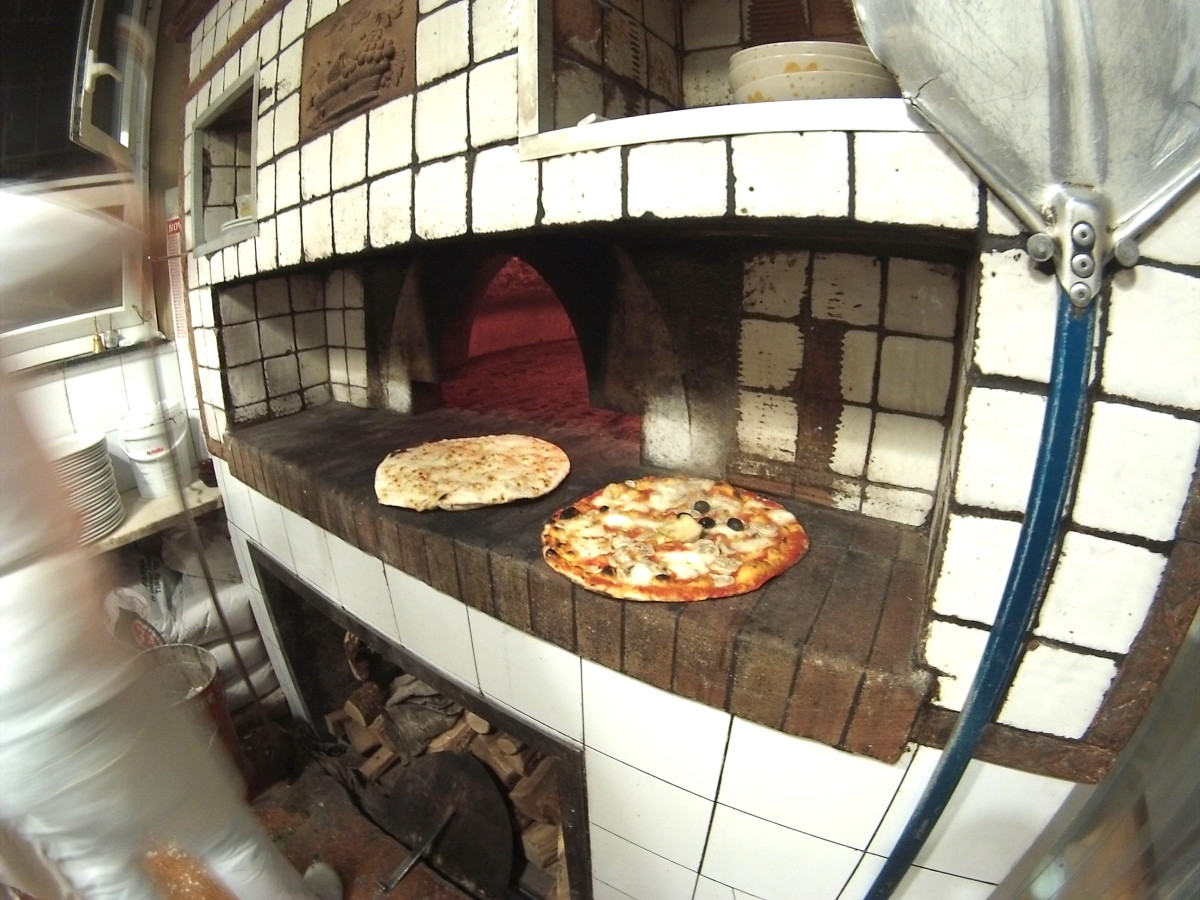The 300 Centigrade oven at Pizzeria la Gianicolense