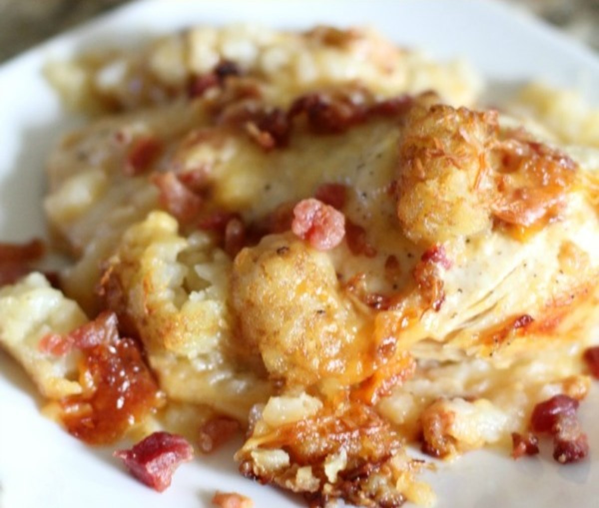 Cheesy chicken bacon and tater tot bake