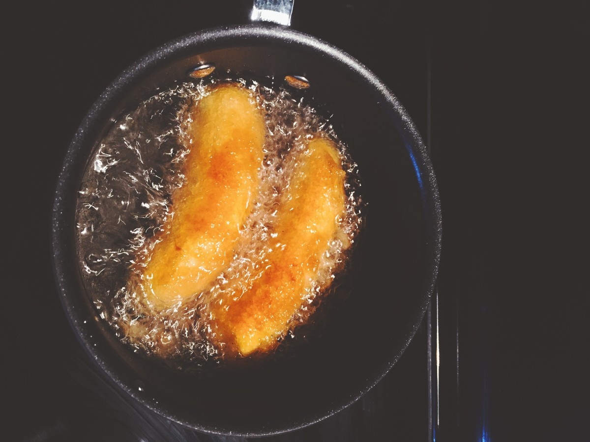 How to Make Malaysian-Style Fried Bananas - Delishably
