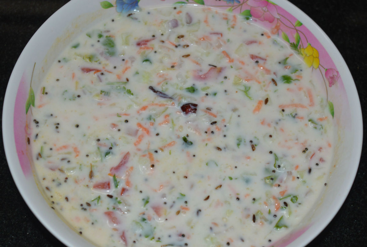 Mixed vegetable raita with the tempering