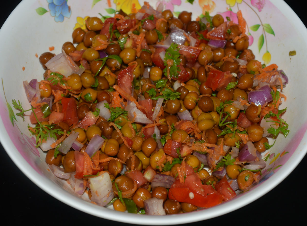 How To Make Black Chickpea Salad Chana Chaat Delishably