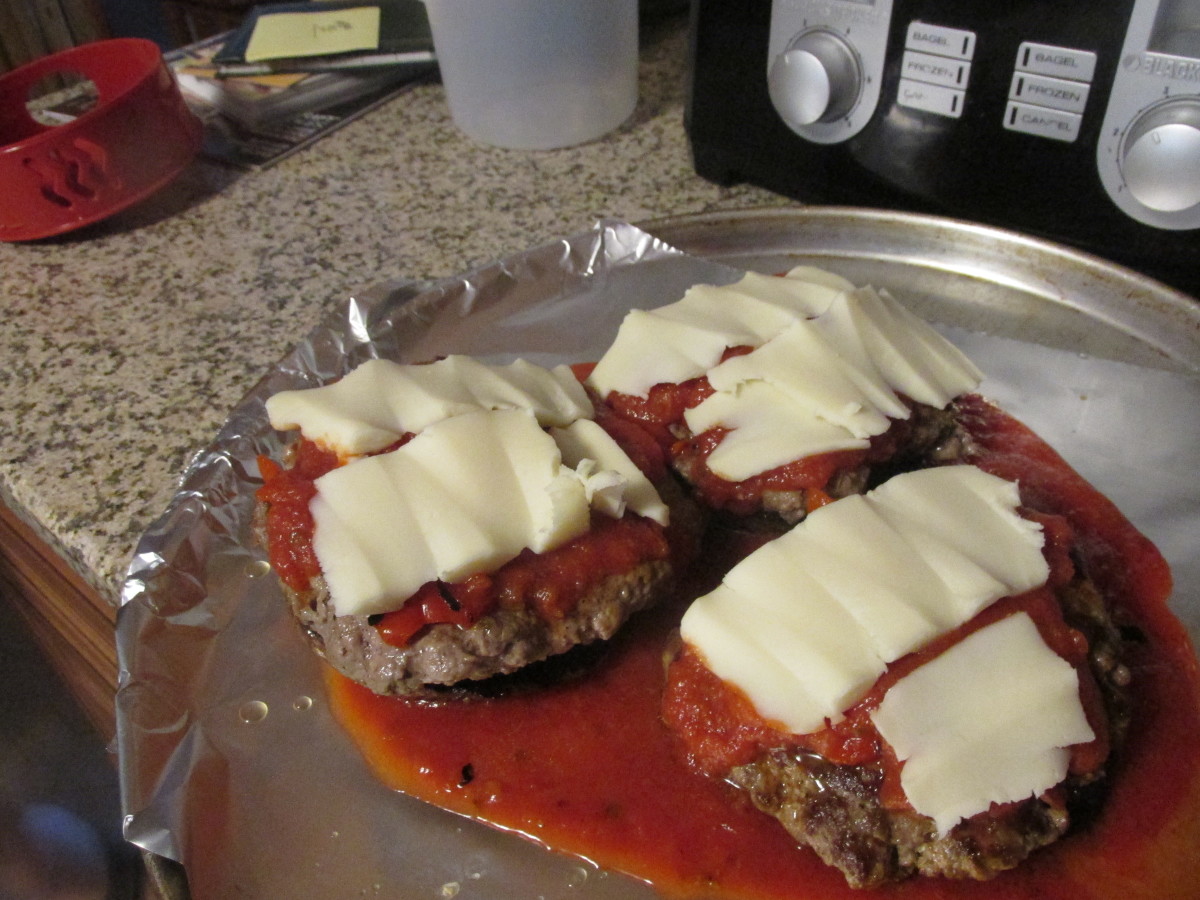 How to Make Low-Carb Cheeseburgers With Portobellos and Mozzarella Cheese