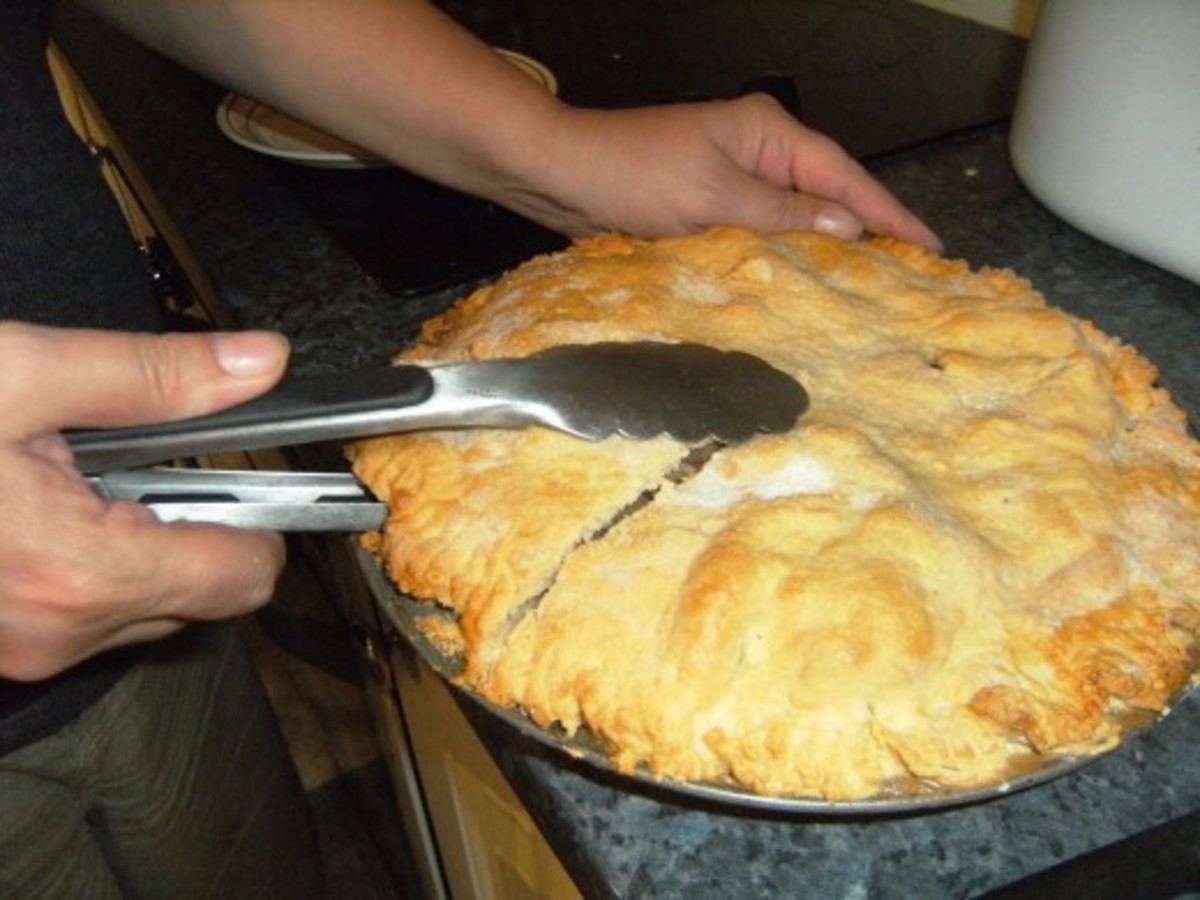 Delicious rhubarb pie with shortcrust pastry
