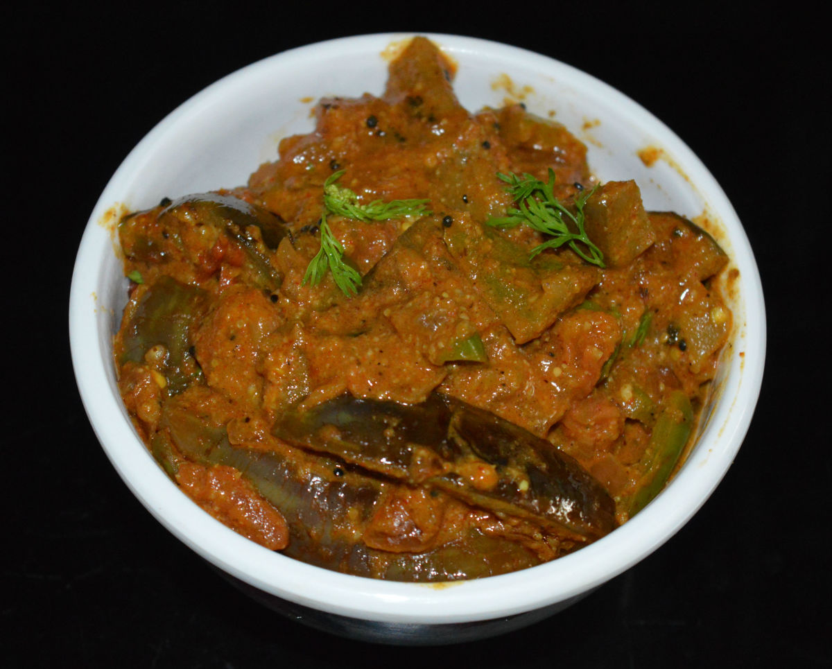 The completed curry served in a bowl.